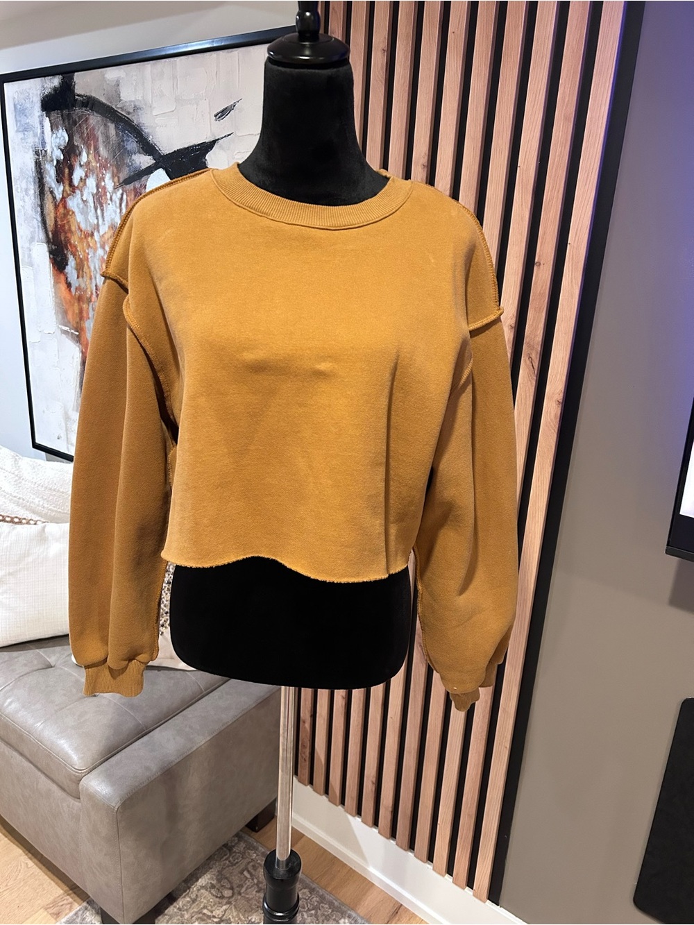 Cropped Crewneck Sweatshirt in Mustard